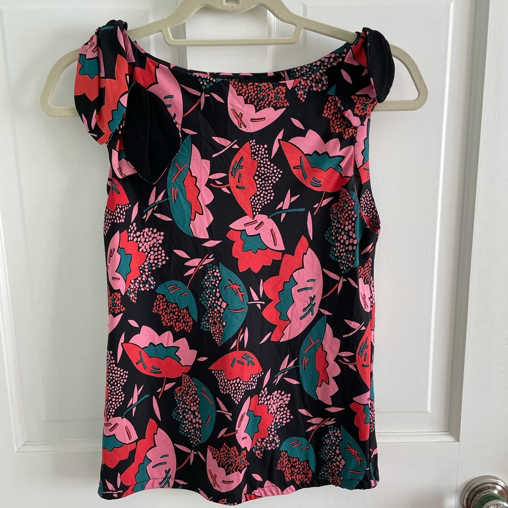 Marc Jacobs floral blouse. 100% silk.